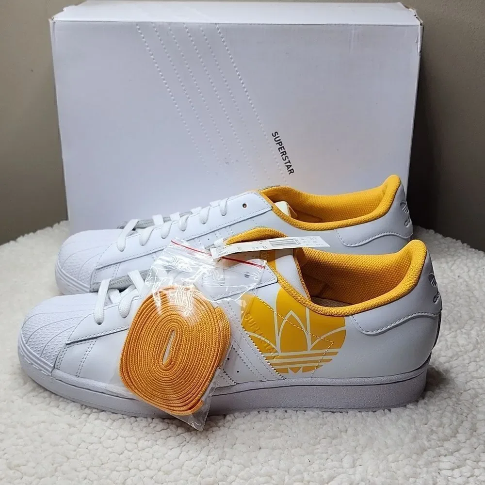 NWT Adidas mens Superstar Casual Sneakers Size 12 White/White/Active Gold